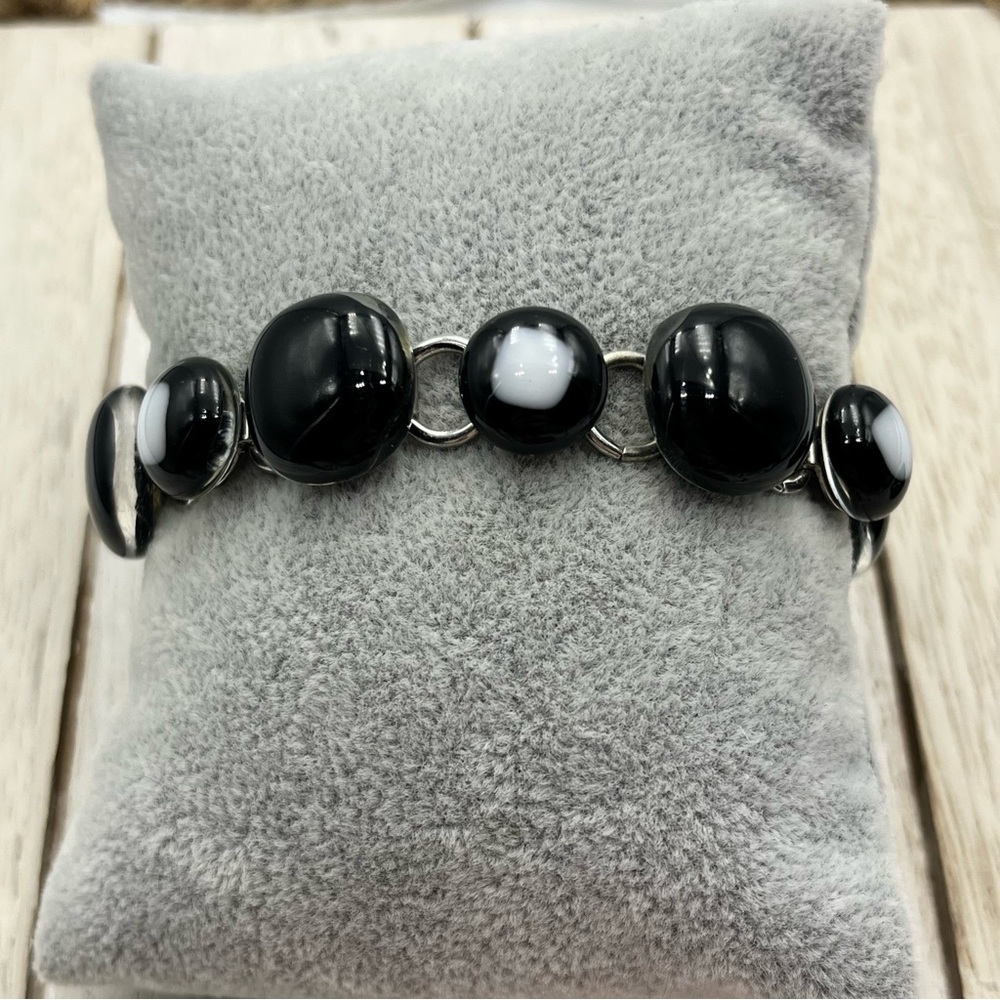 Elegant Black and White Handblown glass chain link Bracelet
